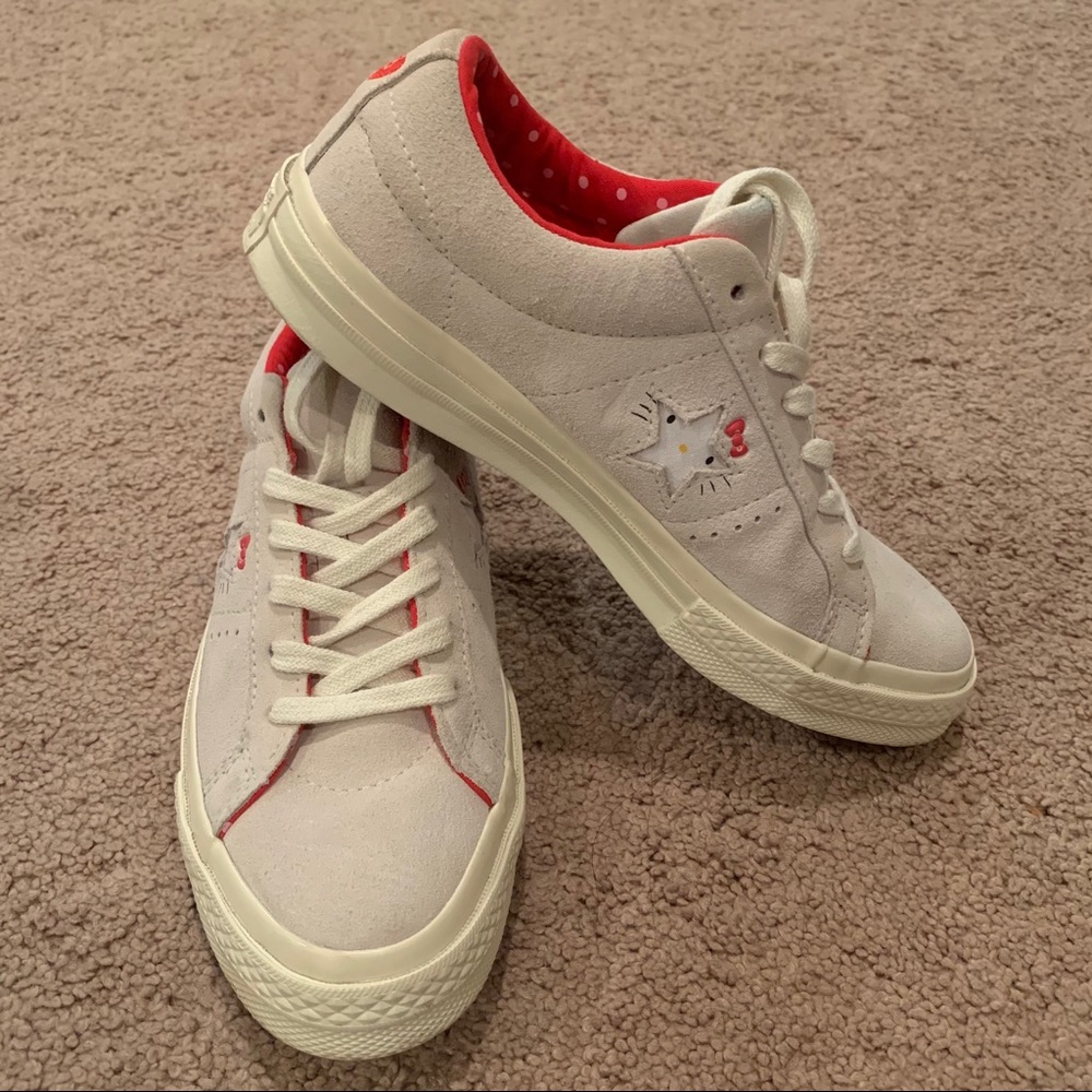 Hello Kitty Converse